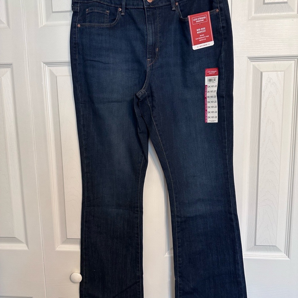 Levi's Womens Classic Indigo Straight Jeans